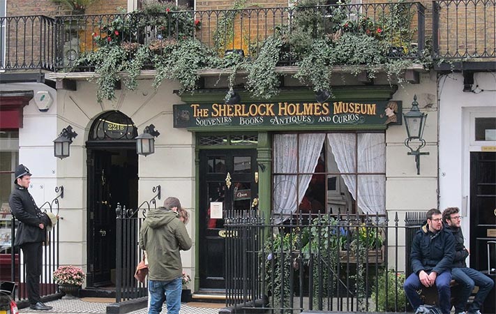 Thăm bảo tàng, nhà của thám tử Sherlock Holmes